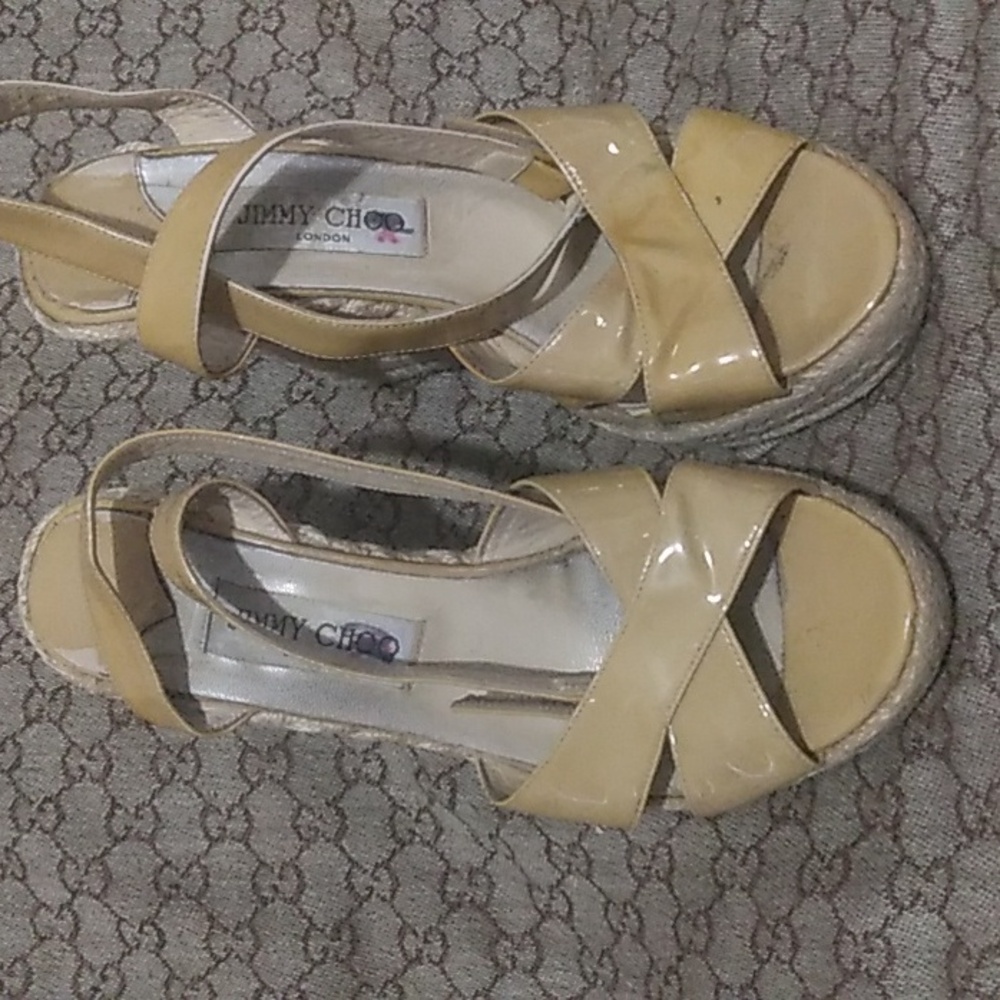 Shoe